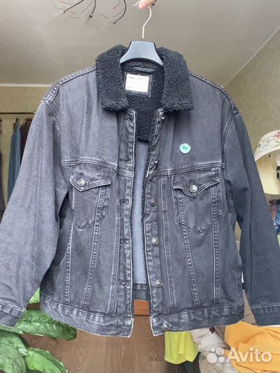 Джинсовая куртка с мехом - ASOS, черная