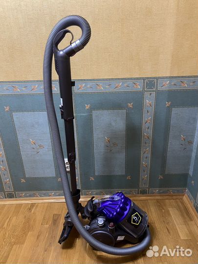 Пылесос Dyson dc23