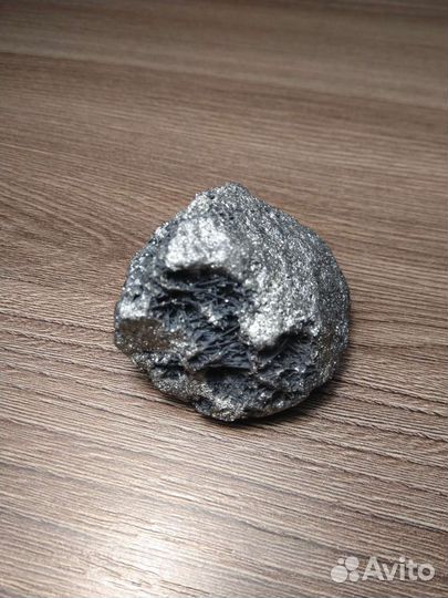 Камень или метал