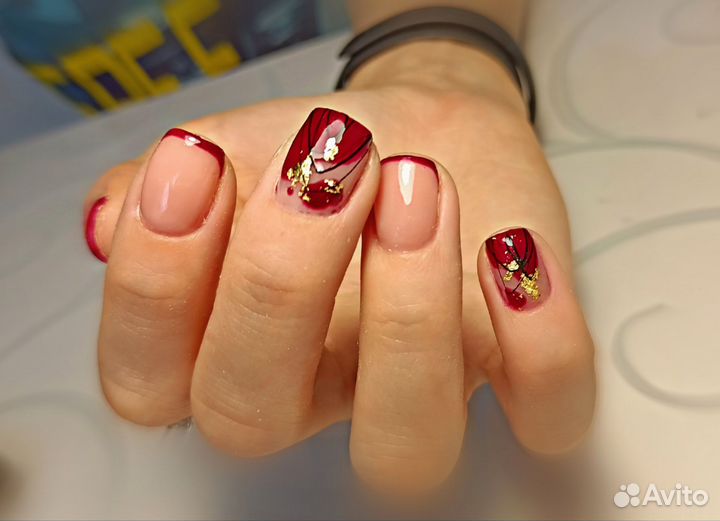 Маникюр в салоне