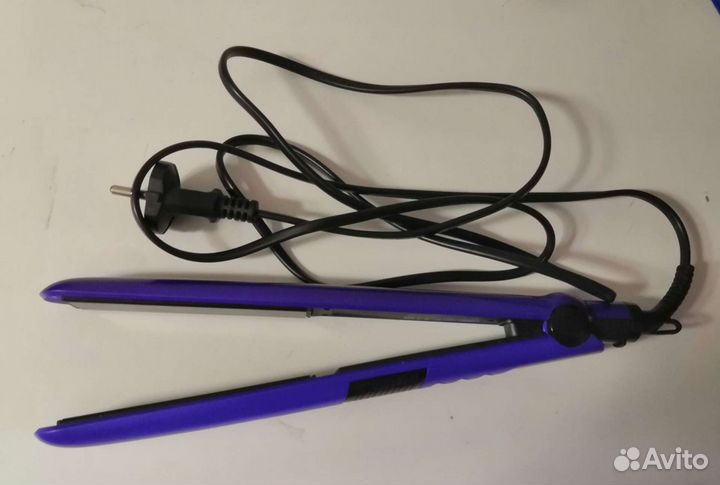 Выпрямитель для волос новый
