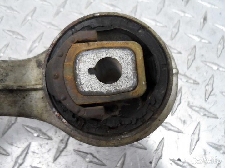 Рычаг передний правый нижний Volkswagen Passat B5