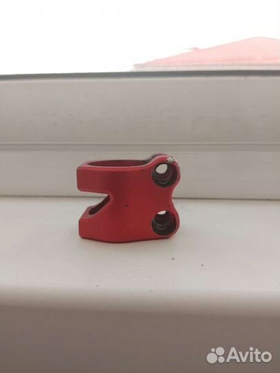 Зажим на трюковой самокат хик