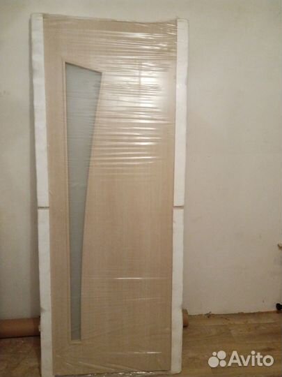 Продам межкомнатную новую дверь