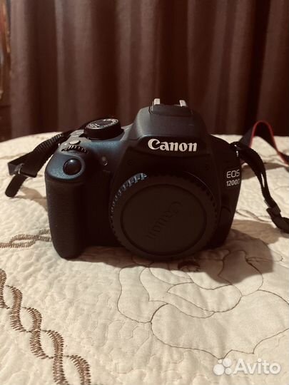 Зеркальный фотоаппарат canon 1200D
