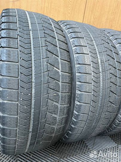 Bridgestone Blizzak VRX 235/55 R17