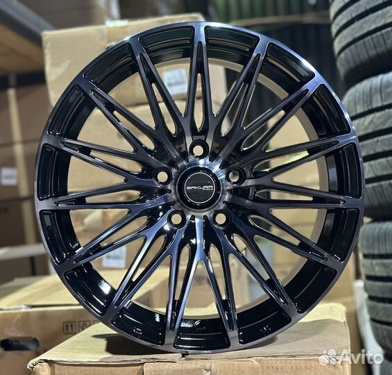 R17 5x114,3 Sakura Wheels 3256 B/PB