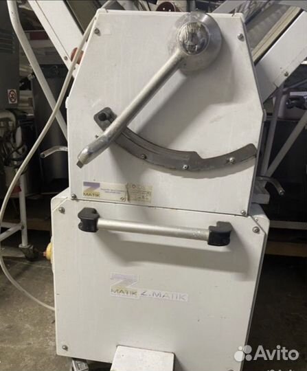 Тестораскаточнная машина