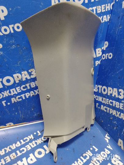 Обшивка задней стойки Toyota Alphard минивен