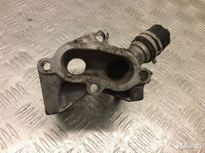 Фланец (тройник) системы охлаждения Ford Focus 1N1