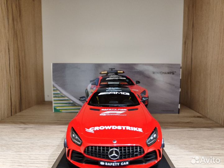 Mercedes-Ben GTR Safety Car F1 / Minichamps 1:18
