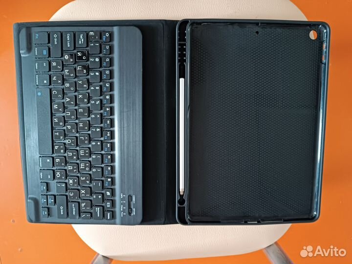 Чехол для iPad 10.2