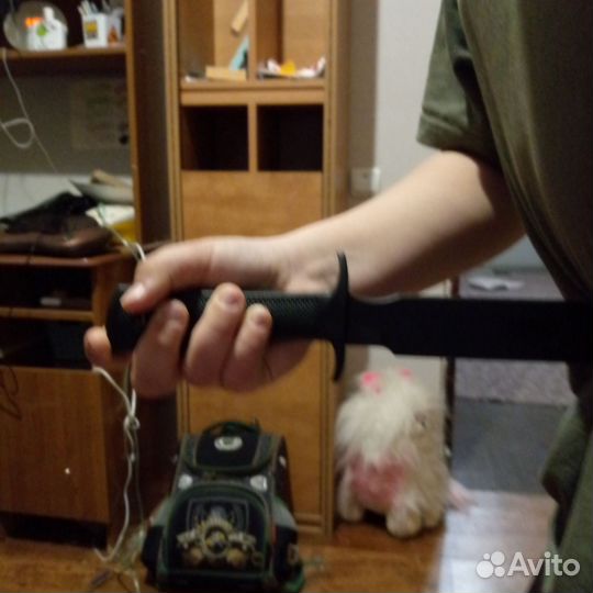 Пластмассовый игрушечный нож