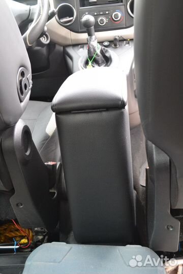 Подлокотник Citroen Berlingo Peugeot Partner Tepee