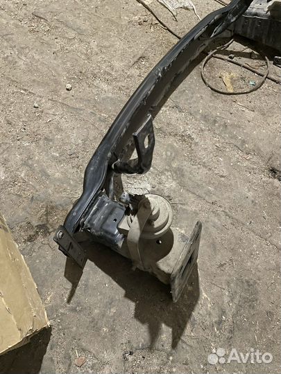 Усилитель переднего бампера Bmw X6 E71