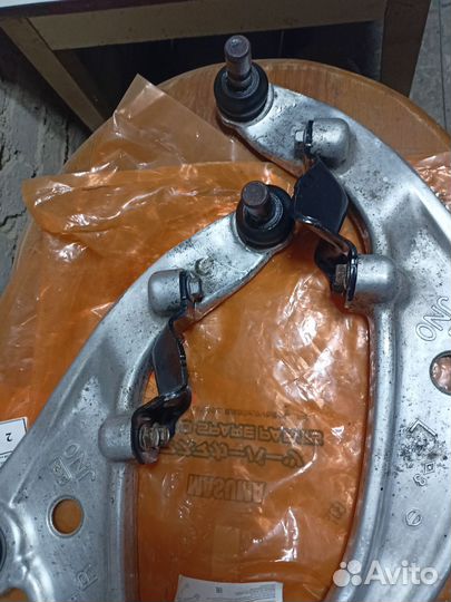 Передние рычаги Ниссан Теана J32 2.5л