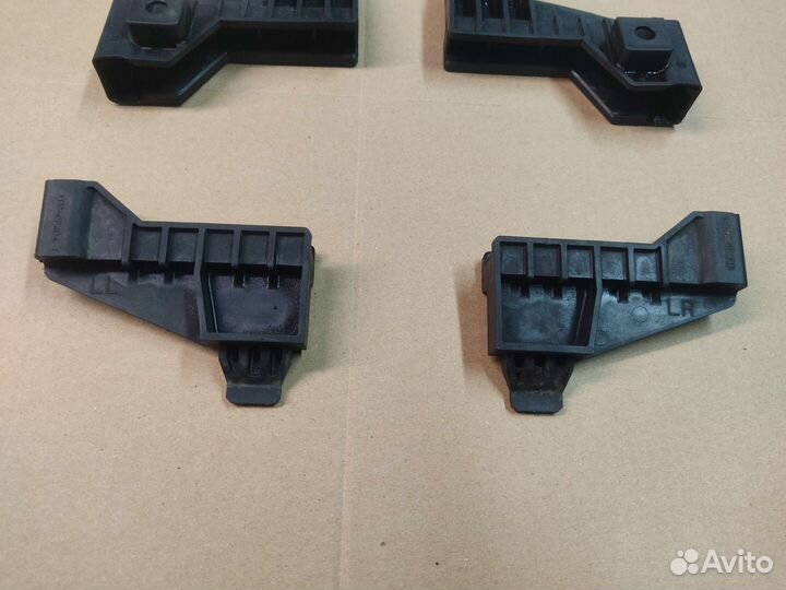 Кронштейн радиатора кондиционера Outlander 3 GF