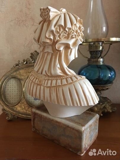 Бюст Мадонны Филиппо Липпи