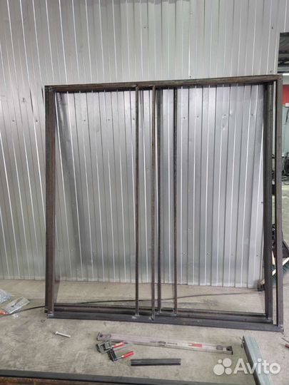 Изготовление металлических дверей