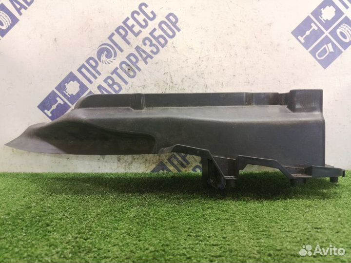 Кронштейн полки багажника задний правый Peugeot