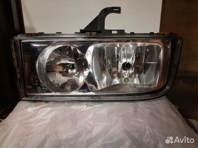 Фара левая Mercedes axor