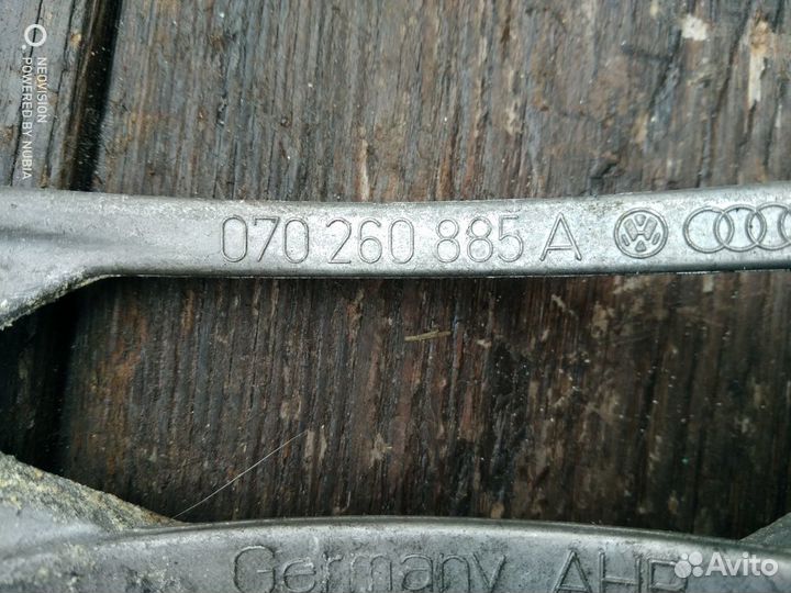 Кронштейн компрессора кондиционера Фольксваген Т5