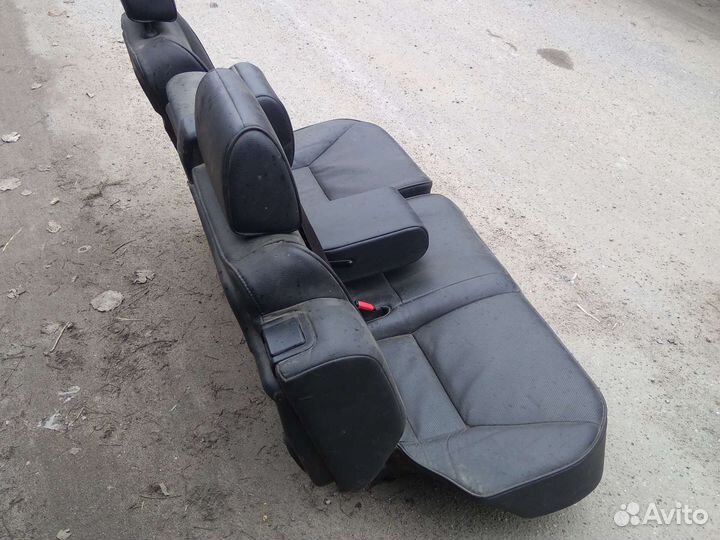 Второй ряд сидений LR Discovery II