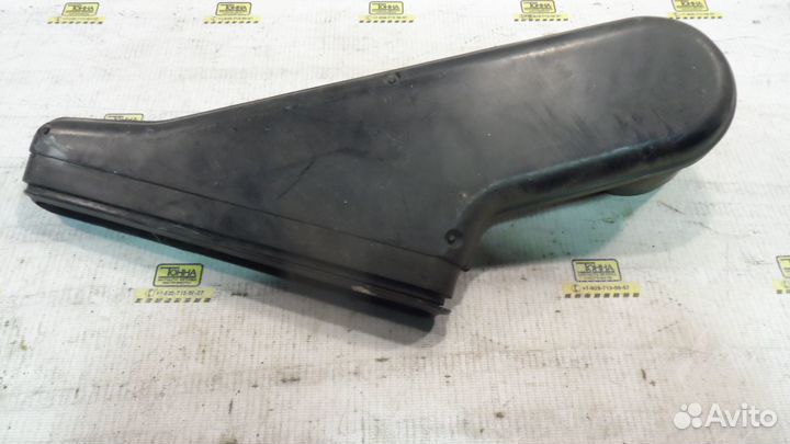 Воздуховод в дверь маз 000033