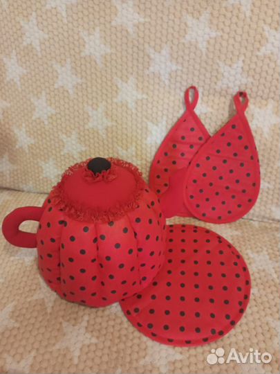 Кухонный набор грелка на чайник и прихватки