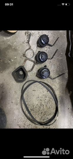 Бачок гура кронштейн ремень Лада Ппиора