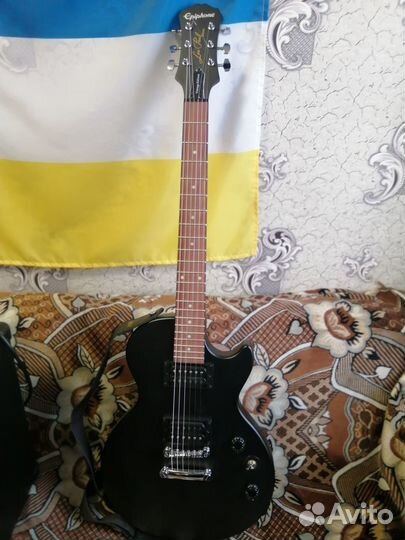 Электрогитара Epiphone Les Paul + комбик Ibanez
