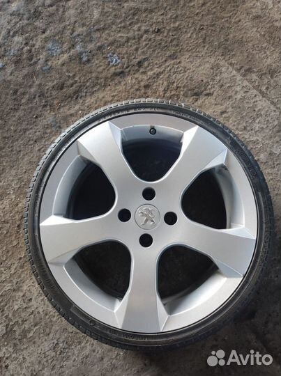 R18 Zeetex HP102 215/35, PCD 4x108 DIA 65.1