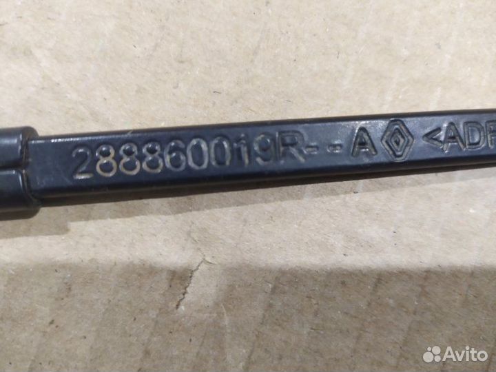 Поводок стеклоочистителя правый Renault Fluence