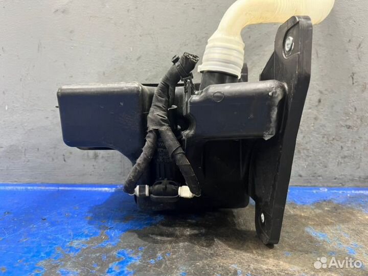 Бачок омывателя Volkswagen Golf 7