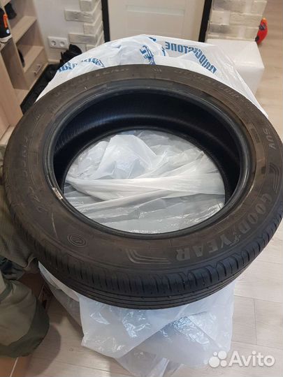 Goodyear EfficientGrip Performance SUV 225/55 R19 V