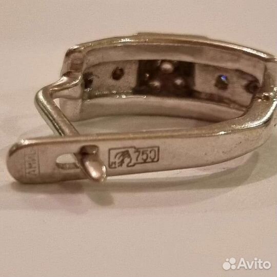 Золотые серьги с бриллиантами