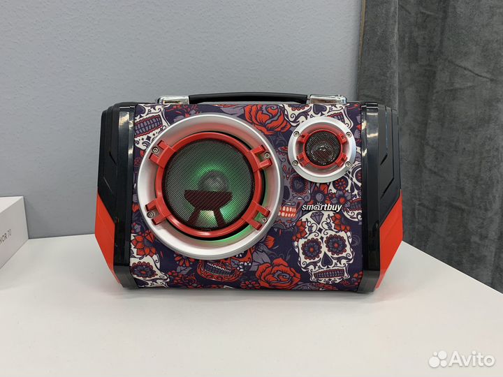 Стильная колонка с микрофоном 18Вт