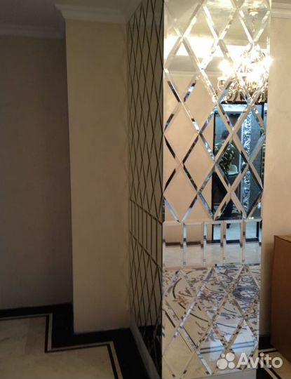 Зеркальное панно в спальне