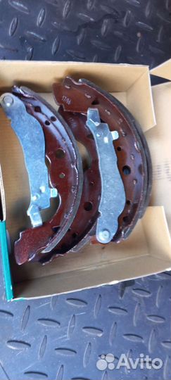 Тормозные колодки барабан на nissan almera g15