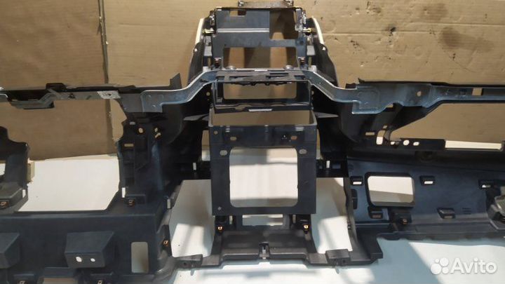 Панель передняя салона торпедо Cadillac Escalade 3