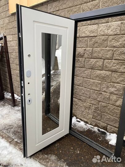 Толстая дверь входная с доставкой бесплатно