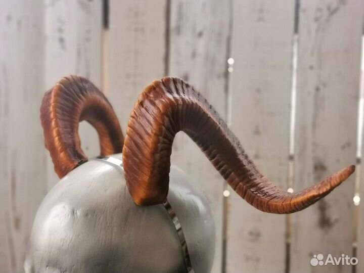 Большие витые рога, рога демона, демонические рога