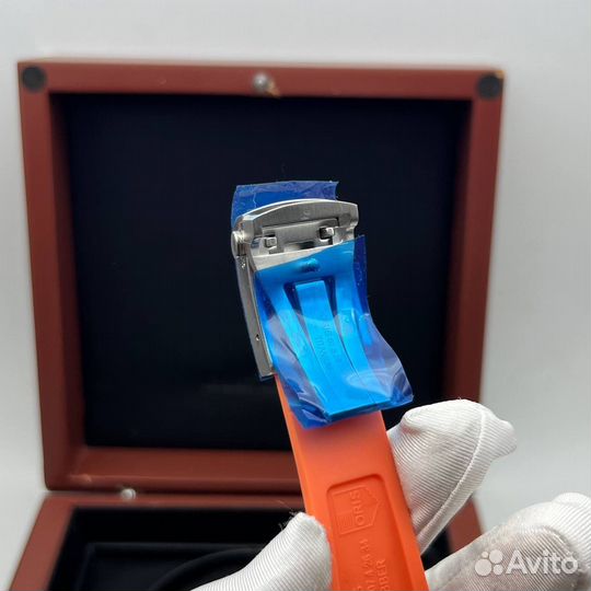 Мужские кварцевые часы оранжевые Oris