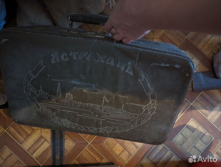 Чемодан СССР целый красивый