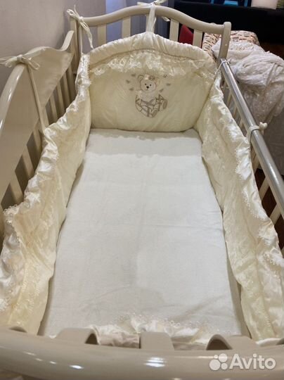 Матрас, боковины для кроватки, балдахин, одеяло