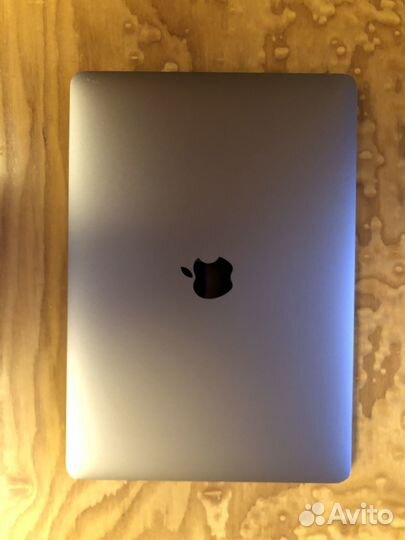 Macbook pro 13 2018 i7 16gb