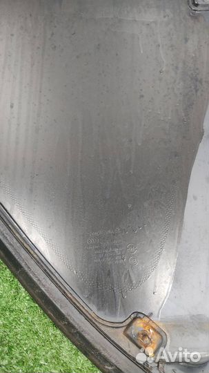 Стекло багажника левое Ssangyong Rexton 2005