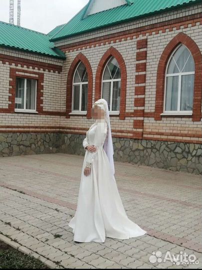 Платья на никах