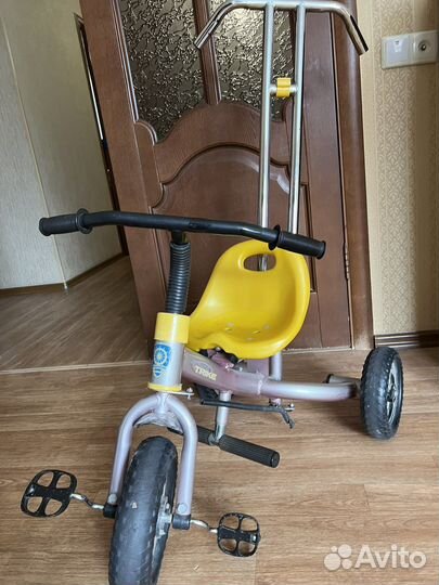 Детский трехколесный велосипед