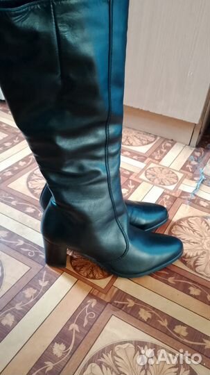 Продам новые сапоги зимние женские